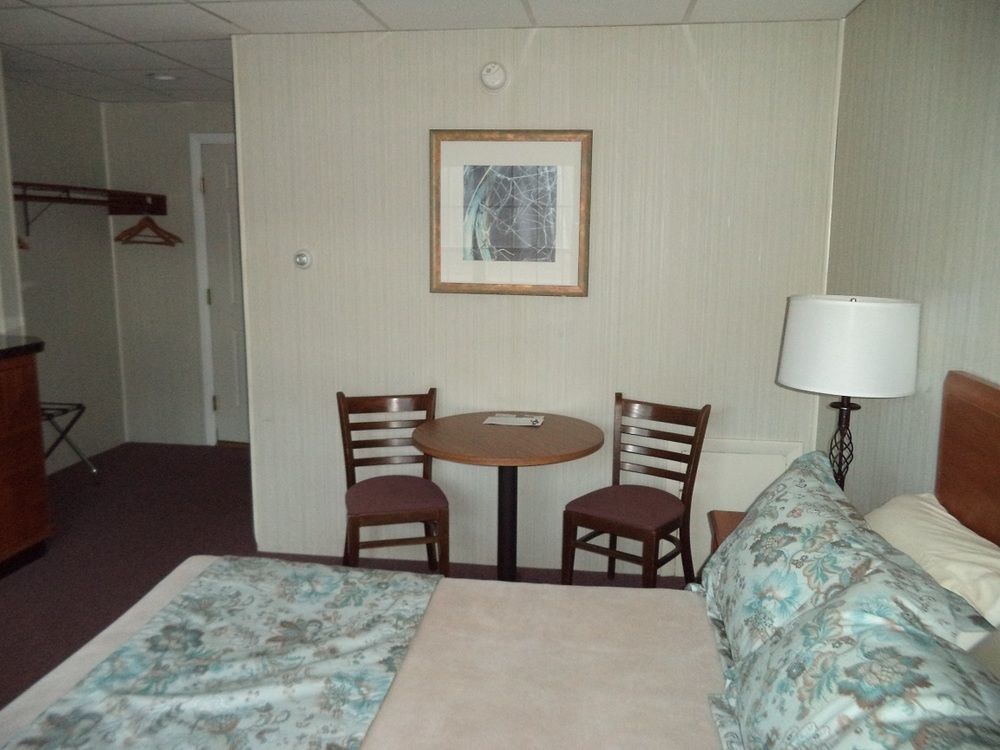 Colonial Valley Motel Farmington Экстерьер фото